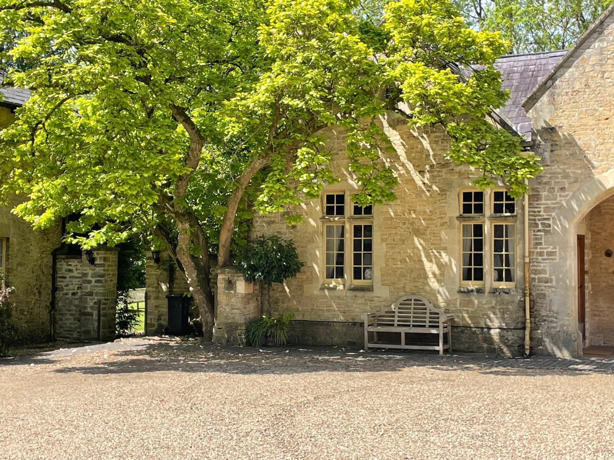 Orchardleigh Estate Hotel Frome Exterior photo